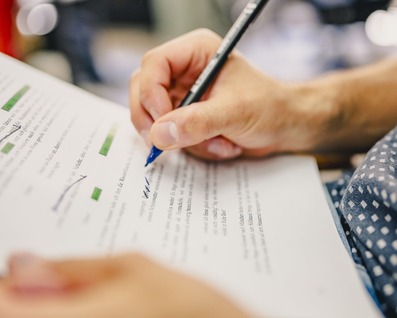 Regie und Autor*innen